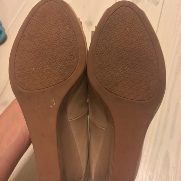 Tory Burch Peep-Toe Vinyl Nude Wedges - Size 8 - Picture 6 of 6